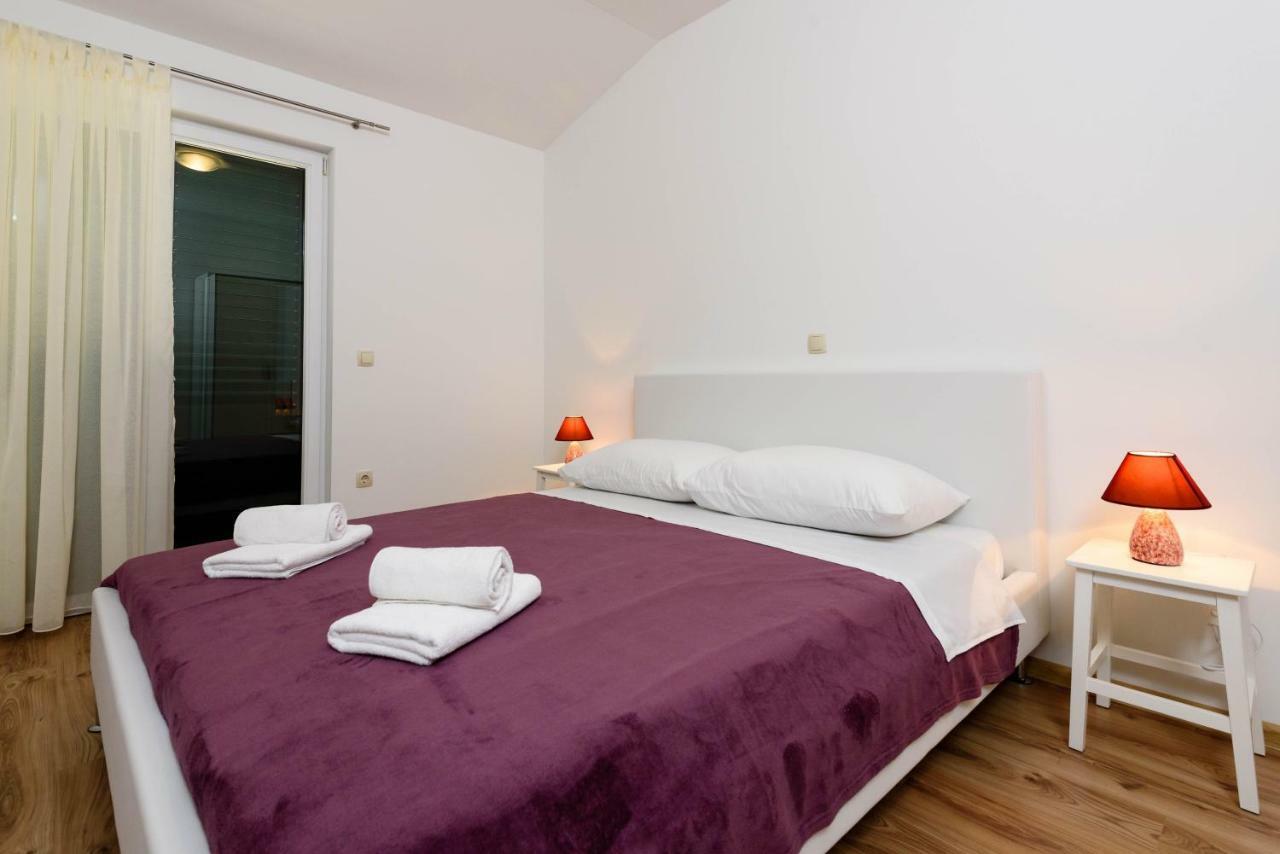 Apartmani Beran Seget Vranjica Exterior foto